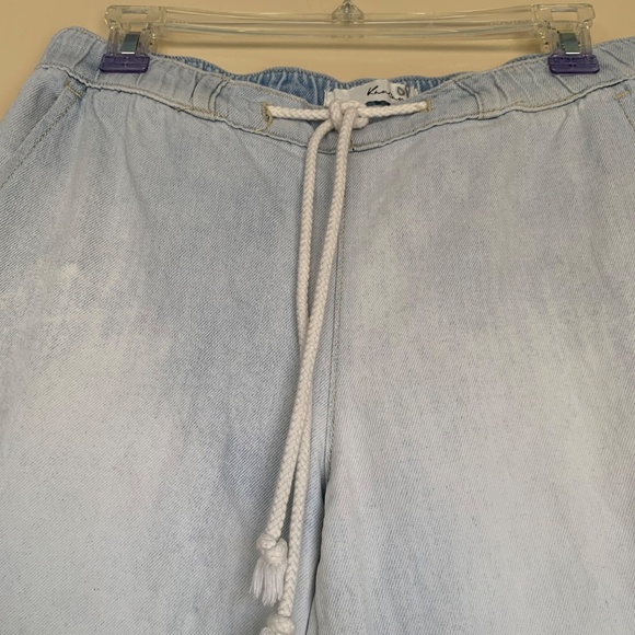 Kancan Estilo Light Acid Wash Jeans 5/26 Wide Leg Elastic Drawstring Waist Crop - Picture 8 of 16